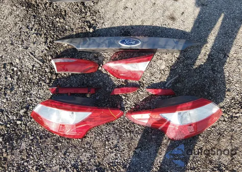 2014 Ford Focus S из США, поврежденный, VIN 1FADP3E27EL209255